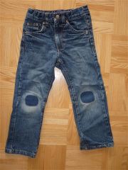 lupilu Jeans mit innen verstellbarem Gummi 2 Euro mit flicken drauf gebügelt weil am linken knie nen loch war, habs aber damits besser aussieht direkt auf beiden knien gemacht in 98/104.